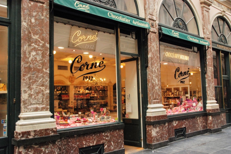 chocolaterie-PEONE-min_chocolate_chocolaterie_shop_luxury_chic_gallery_brussels_belgium-558146