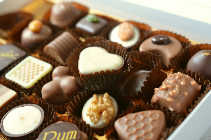 chocolaterie-PEONE-min_chocolates_food_candy_calories_nibble_chocolate_heart-782043